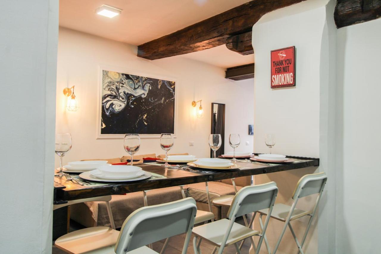 Charming Large Apartment - 3 Bedroom in Trastevere Rome Buitenkant foto