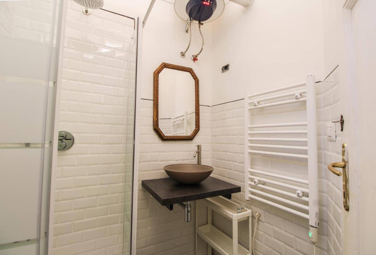 Charming Large Apartment - 3 Bedroom in Trastevere Rome Buitenkant foto